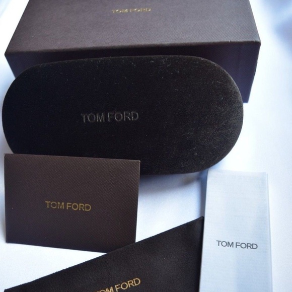 Tom Ford Accessories - TOM FORD Velvet Clamshell Sunglass Case in Black